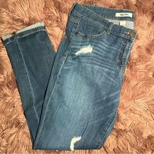 Casual-wear pants typically made from denim fabric.